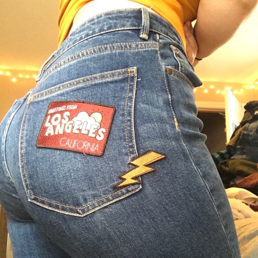 HIGH WAISTED JEANS FROM PACSUN W/ PATCHES